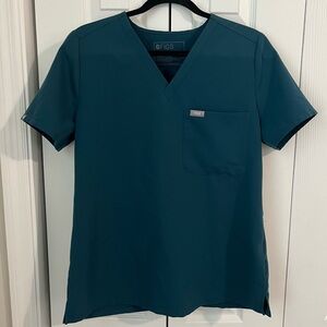Figs Catarina One Pocket Scrub Top Caribbean Blue Size Medium